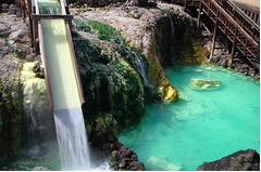 秋の人気温泉地ランク1位は？ 日本一の自然湧出量誇る「草津温泉」に。