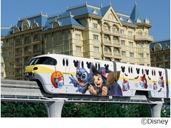 スティッチのモノレールもハロウィーン、TDL＆TDSイベントに合わせ。