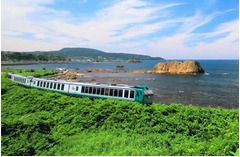 おすすめのローカル列車1位は、楽天トラベルが“旅行好き”対象に調査。