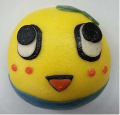 ファミマが「ふなっしーまん」、好物“ジューシーな肉”をイメージ。
