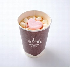 ハートのマシュマロ浮かぶラテ、まろやかなストロベリーショコラ風味。