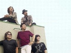 進撃サザンの新曲全貌が判明、桑田出演の三井住友銀行CMで先行オンエア。