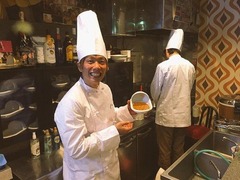 うんこ味カレー専門店が閉店へ、最後は“超くさい”新メニューも。
