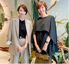 渡辺満里奈と“おしゃれ番長”辺見えみりの笑顔ショット、「美人すぎて眩しい」の声