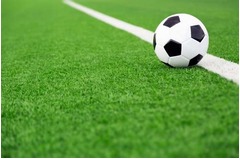 サッカー場を“割り勘”で建設、友人と結成した自身のチームのために。
