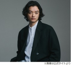 “いつも聞き役”染谷将太、同じ高校の同級生で「だいたい喋ってる」俳優を語る