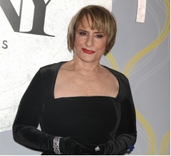 “ブロードウェイの大御所”が同業者を侮辱→謝罪、「glee/グリー」にも出演