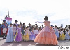 TDLで“憧れ”プリンセス体験、小学生以下の女の子が夢の時間過ごす。