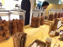 300円で梅干し×茶×イケメン、期間限定の「立ち喰い梅干し屋。」。