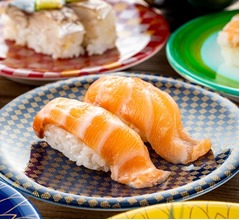 回転寿司“人気ネタランキング”1位は13年連続「サーモン」、2位以下は？