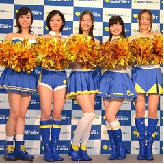 足立梨花らが新ユニット結成、スポーツ応援する「mobcastガール」。