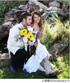 “靴”でつながり14年後に結婚、米国からフィリピンへの贈り物がきっかけ。