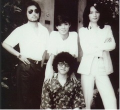研ナオコと“可愛い弟たち”THE ALFEE、貴重な若かりし頃の4ショット披露