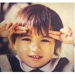 田中聖のかわいい幼少期写真、大好きな特撮ポーズの姿にファン興奮。