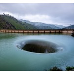 マヂラブ村上“湖面に世界最大級の穴”あるダム行きたい「完全に尻の穴」