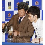 三浦知良がバリスタに初挑戦、“キング”こだわりの一杯を完成。