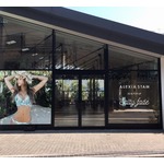 “旅を愛する女性”の水着ブランド、4都市で展開へ