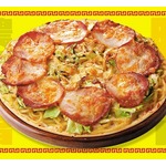 ピザハット「豚ハット」インスパイア系ラーメンピザ爆誕、“ニンニクマシマシ”も対応