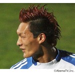 いまは“黒髪七三”槙野智章、“赤モヒカン”時代に「イケてるわ〜！」と大笑い