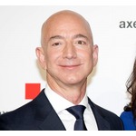 Amazon創業者のジェフ・ベゾス氏、弟と7月に宇宙へ