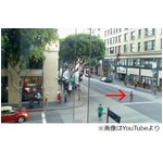 動画に映る謎の“流される男”、8倍速の街角映像に1人だけ速度の違う人物。