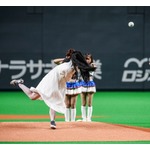 貞子が3年ぶり始球式、“呪い球”は98キロ記録