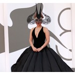 レディー・ガガ“夢のコラボ相手”明かす、手首にはタトゥーも