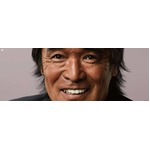 松崎しげるの強烈どアップ、JR山手線沿線駅構内に意味深なポスター。