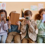 スマホやタブレットなど見続けている子ども、“脳が小さい”ことが判明