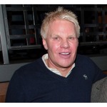 米アパレル大手・アバクロの元CEOら、“性的な人身売買”容疑で逮捕
