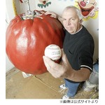 34年間ペンキ塗り1.5tの球に、ただの野球ボールが“継続は力”で世界一。