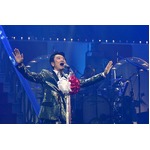 “ひとり紅白”桑田佳祐が55曲、ジジイ・ガガや小林幸子風巨大衣装も。