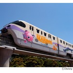 TDR“ニモ＆フレンズ”モノレール走る