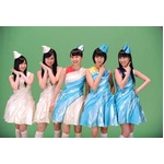ももクロが異例の“新ツアー”、ステージはアイス「爽」のフタの上。