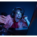 “音量上げすぎ”ビデオゲーマーに難聴や耳鳴りの危険性