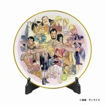 シャア＆セイラやザビ家など18人集合のプレート、安彦良和が描き起こし。