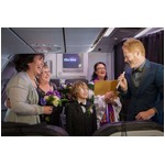 同性婚合法化のNZで“機上婚”、3万フィート上空でカップルが挙式。