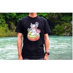 “世界一臭い食品”Tシャツ完成、コンテストの優勝作品を商品化。
