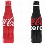 コカ・コーラスリムボトル上陸、“コンツアーボトル”誕生100周年に。