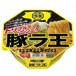 ニンニク練り込み麺で進化「トリプルニンニク豚ラ王」