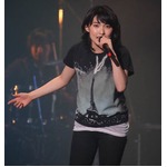 家入レオの学園祭LIVEスタート、“晴れない”金沢で雨女話に会場沸く。