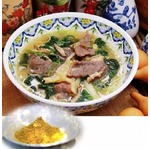 テニプリ作者溺愛の激辛麺復活、揚州商人の“黄金粉×牛肉”ラーメン。