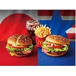 45周年マック“日米”バーガー、ビーフを美味しく楽しめる2つのメニュー。