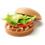 モスの朝バーガーに新メニュー、ゆず香るローストチキンのサンド。