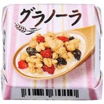 チロルチョコに「グラノーラ」、人気の“第3の朝食”をチロル流に表現。