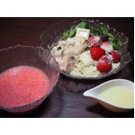 苺が香るホワイトチョコつけ麺、ロッテ×麺屋武蔵の白い「つけガーナ」。