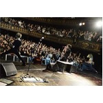 ワンオク初の欧州ツアー開始、初日のフランス公演はチケット瞬殺。