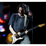 元レッド・ホット・チリ・ペッパーズのギタリスト“刑務所入り”免れる、車で過失致死