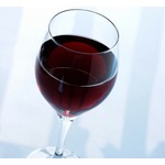 長年原因不明とされた“赤ワイン飲むと頭痛”の謎が解決か