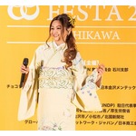 倉木麻衣が“国際女性デー”に合わせ石川県訪問、被災地でもアカペラで歌届ける